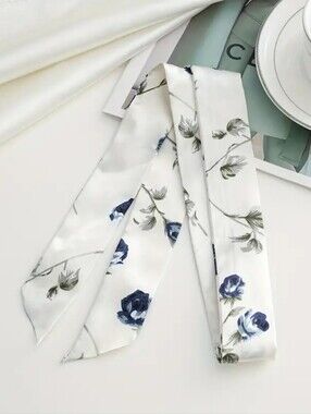 2Γ Bag Twilly Purse Skinny Scarf Blue Roses